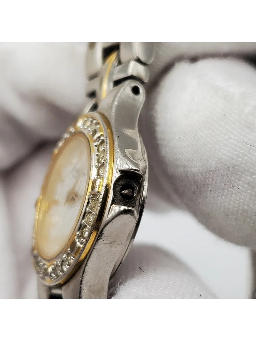 Caravelle By Bulova Watch Womens Quartz Watch For Parts Or Repair